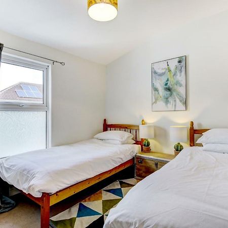 Lovely 3 Bed House In Bristol Villa ภายนอก รูปภาพ