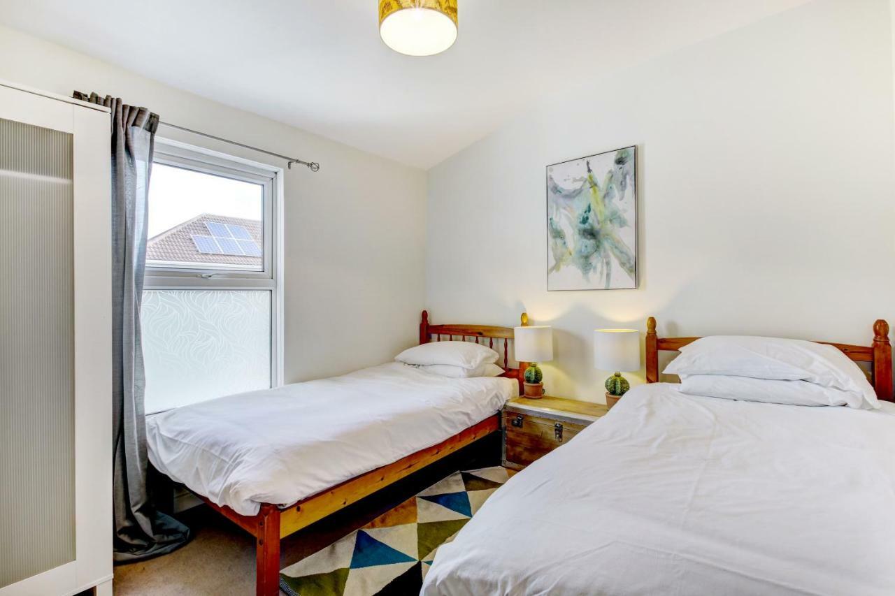 Lovely 3 Bed House In Bristol Villa ภายนอก รูปภาพ